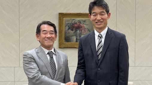 Eiichi Hosojima, Senior Managing Executive Officer (left) and Tsutomu Yamamoto, Managing Director of MIGA