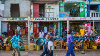 Small shops. Merchants in Africa. The city of Mombasa. Trading pavelen. 